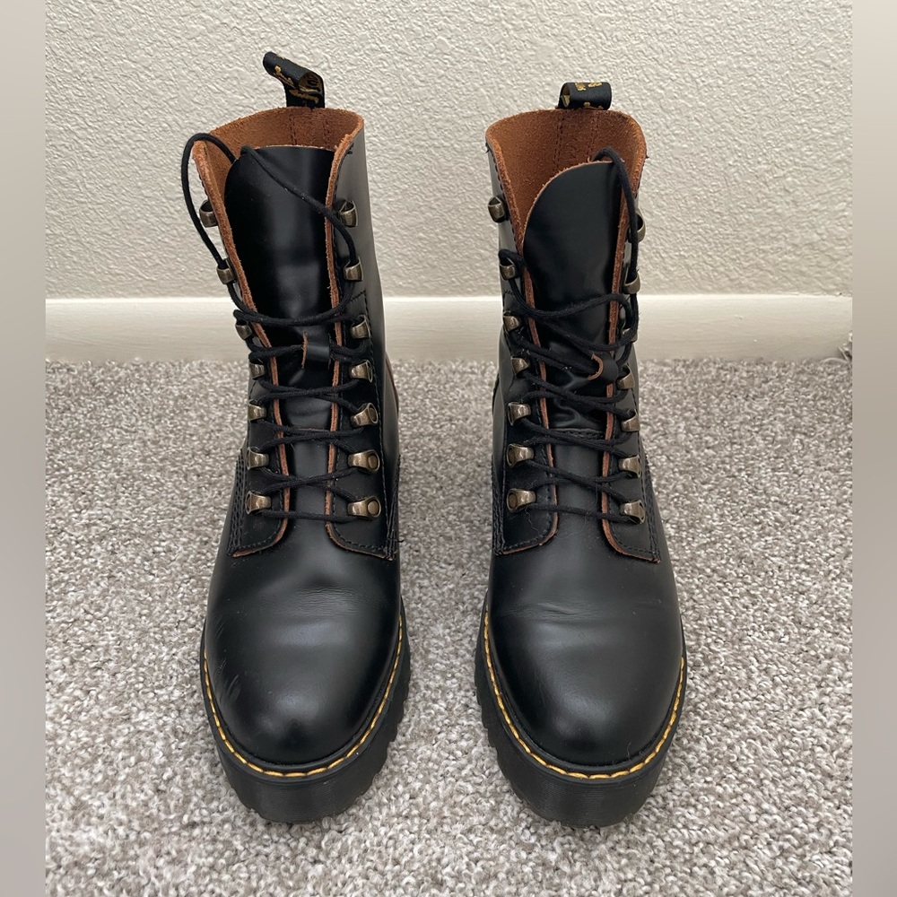 DR. MARTENS LEONA WOMEN'S VINTAGE SMOOTH LEATHER HEELED BOOTS